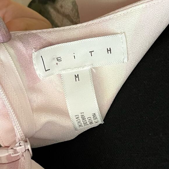 Leith Women’s Pink Silver Rose Floral Jumpsuit Size Medium Chic Flirty Floral - Picture 7 of 15